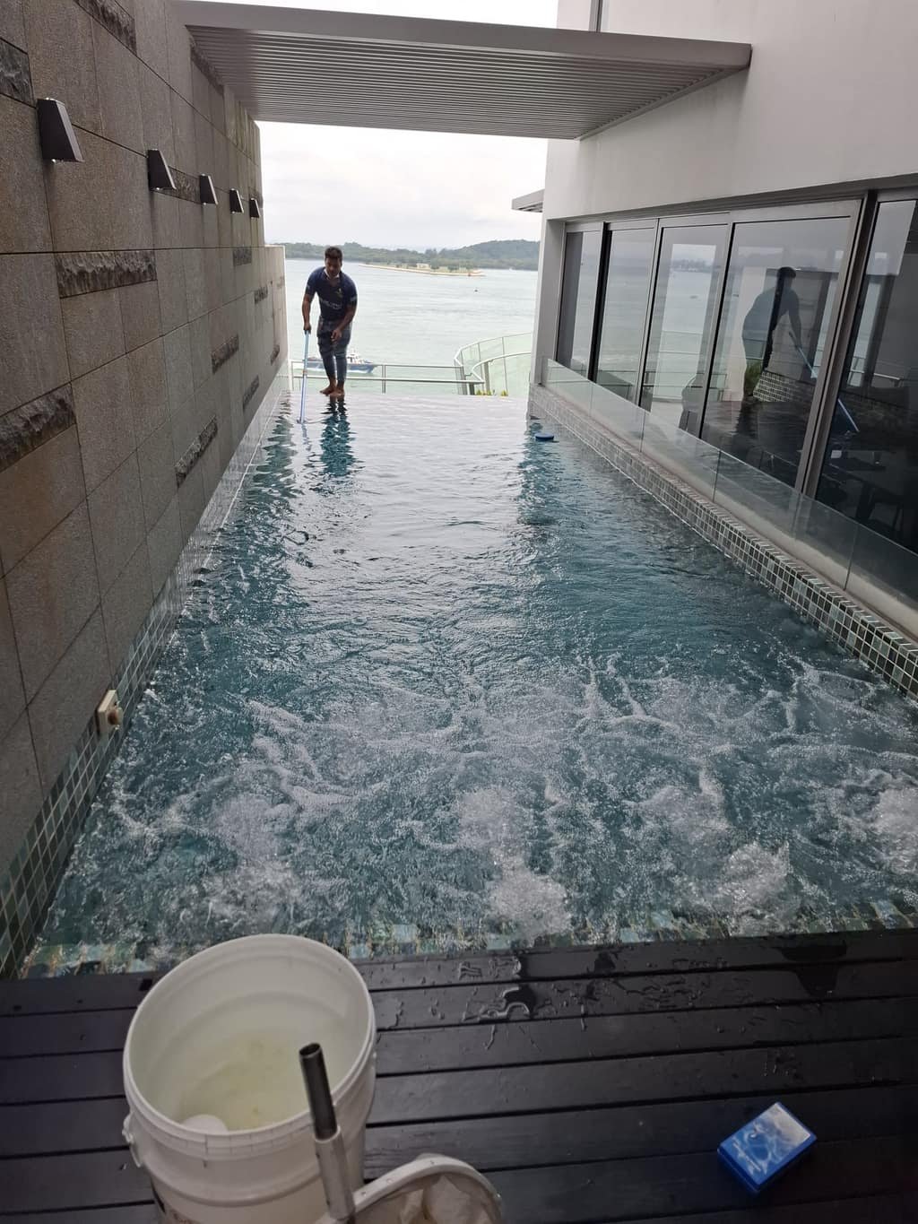 Swimming pool equipment inspection and repair